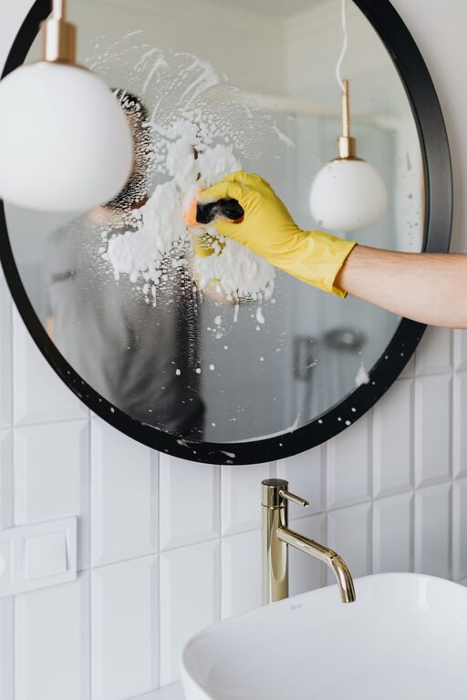 Simple Cleaning Schedule for the Whole Week: Easy and Effective