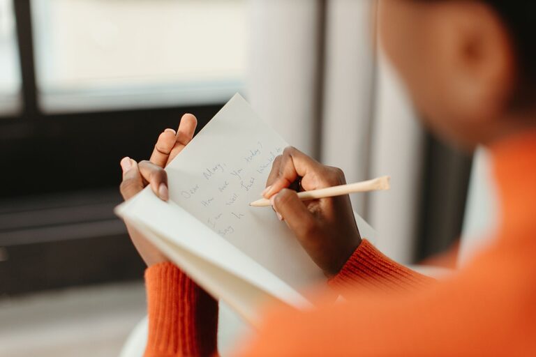 How to Journal for Clarity and Focus: A Step-by-Step Guide